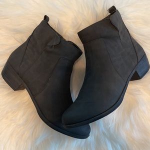 LOFT Casey Short Ankle Bootie Size 8